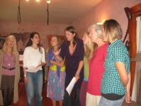 THRESHOLD SINGING      EVERYONE WELCOME